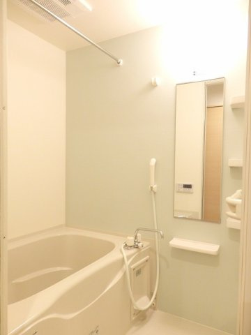 ラ・リューア　Ｄの浴室|コンパクトで使いやすいお風呂です