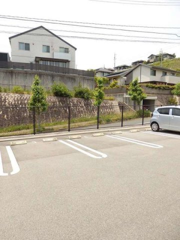 ラ・リューア　Ｄの駐車場|カースペースがあります