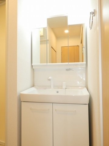 サンシャインＢの洗面所|脱衣スペースもあります