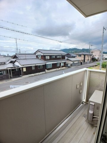 モン・ラヴィールＡのバルコニー|陽当たり良好なバルコニーです