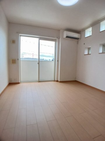 モン・ラヴィールＡの内装|明るい室内です