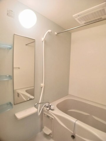 モン・ラヴィールＡの浴室|きれいなお風呂です