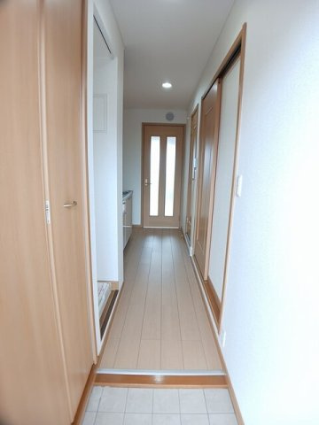 モン・ラヴィールＡの玄関|落ち着いた玄関です