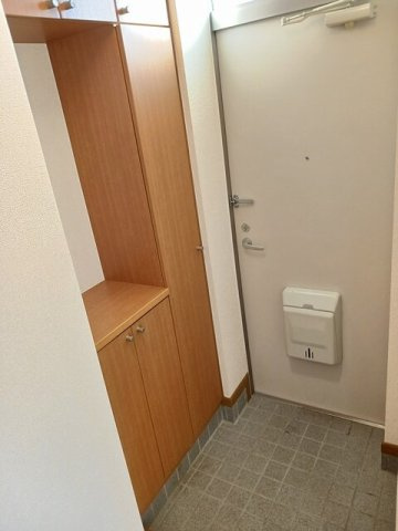 サンセールＴ．Ｏの玄関|明るい玄関です