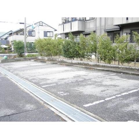ハートホーム山本Ｄの駐車場