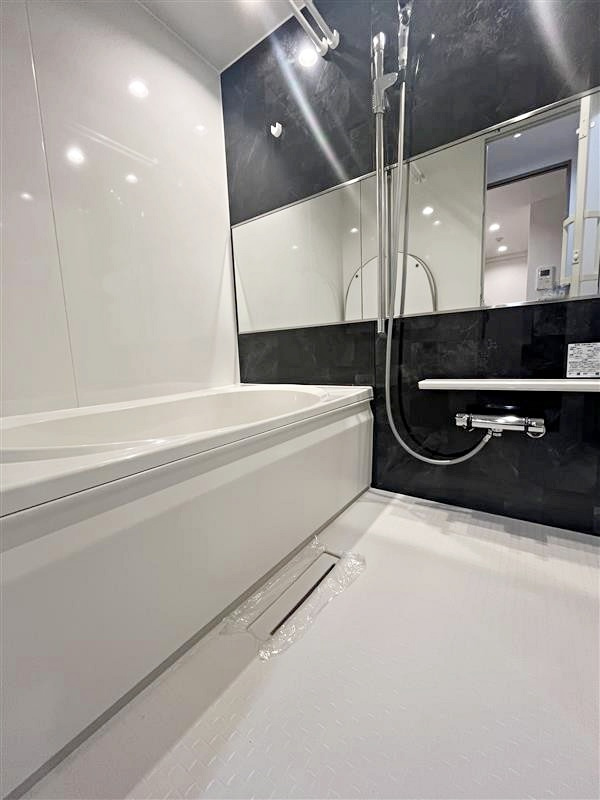 レーベン横濱鶴ヶ峰テラスの浴室