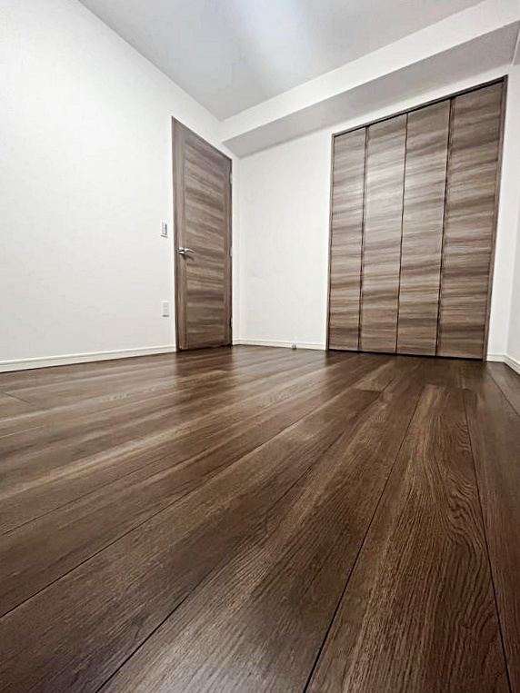 レーベン横濱鶴ヶ峰テラスの洋室