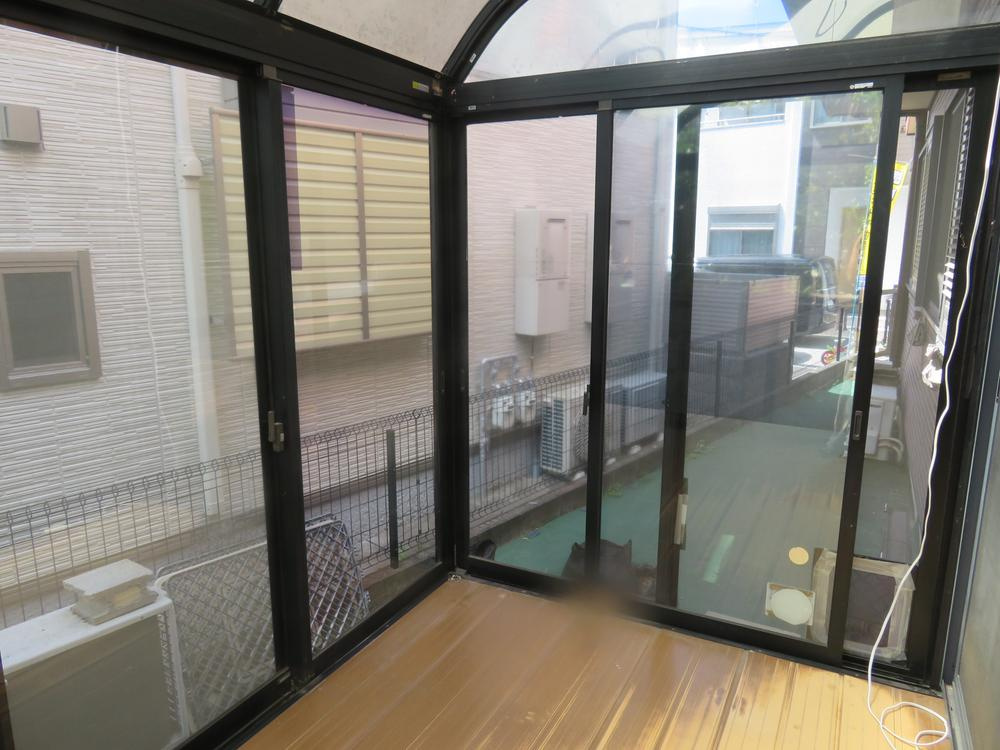 船橋本町1丁目　中古一戸建ての内装|サンルーム
■物件内覧・資金計画相談・住宅ローン相談、リフォーム相談、お問合せ受付中■
※当日・翌日のご内覧、ご相談はお電話でのお問合せがスムーズです！