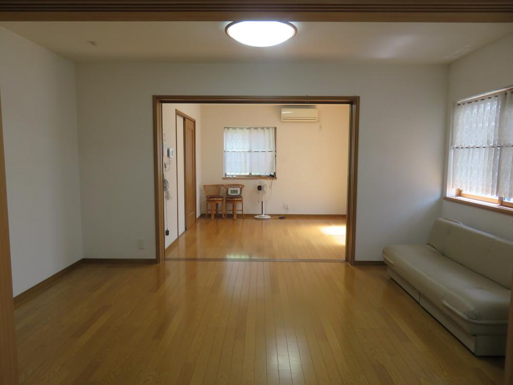 船橋本町1丁目　中古一戸建ての居間・リビング|LD15.5帖
■物件内覧・資金計画相談・住宅ローン相談、リフォーム相談、お問合せ受付中■
※当日・翌日のご内覧、ご相談はお電話でのお問合せがスムーズです！