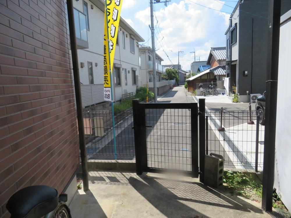 船橋本町1丁目　中古一戸建ての前面道路含む現地写真|■物件内覧・資金計画相談・住宅ローン相談、リフォーム相談、お問合せ受付中■
※当日・翌日のご内覧、ご相談はお電話でのお問合せがスムーズです！