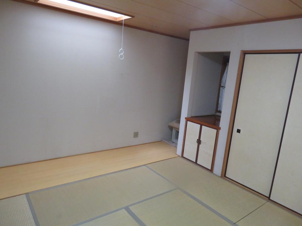 船橋本町1丁目　中古一戸建ての和室|和室8.0帖
■物件内覧・資金計画相談・住宅ローン相談、リフォーム相談、お問合せ受付中■
※当日・翌日のご内覧、ご相談はお電話でのお問合せがスムーズです！