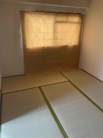 シャトレ大堀の和室|明るい和室です