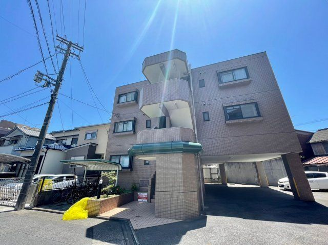 シャトレ大堀の外観|おしゃれな外観です