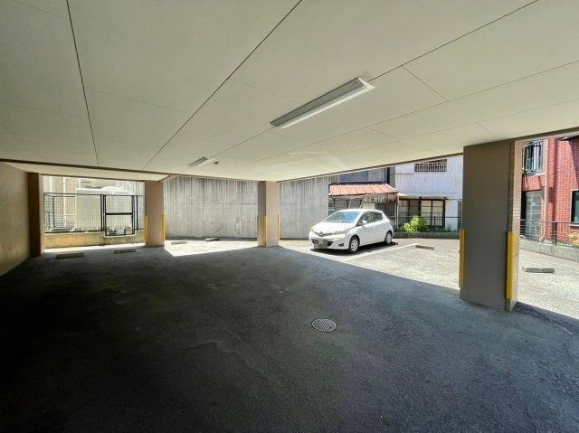 シャトレ大堀の駐車場|駐車場があります