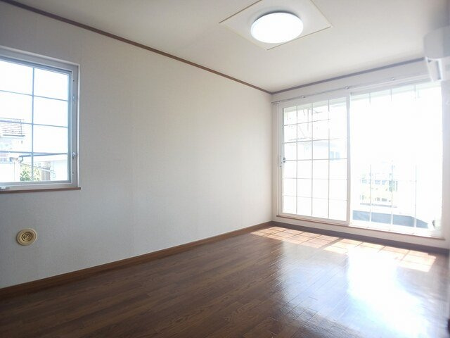 ラフィネメゾンの居間・リビング|ゆったりとしたリビングです