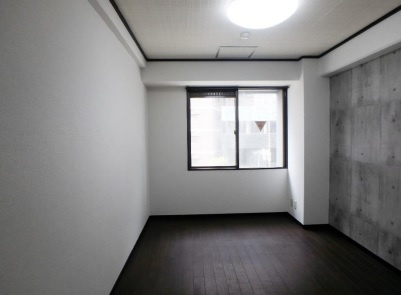 大阪市中央区谷町６丁目の賃貸マンションの居間・リビング