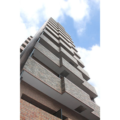 トーシンフェニックス田町の外観