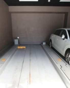 アーデン西天満の駐車場