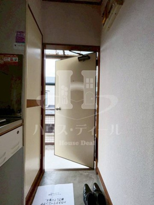 【玄関】 | コーポ十条 | ゆったりとした玄関です