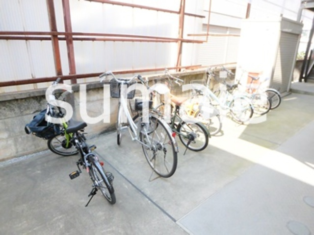 リブリ・アデーレの駐車場|駐輪場☆