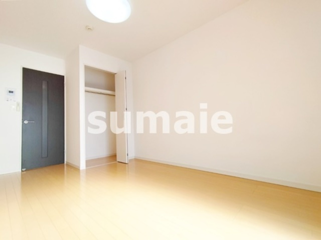 リブリ・アデーレの居間・リビング|シンプルな洋室です。