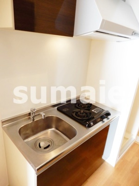 リブリ・アデーレのキッチン|木目調パネルがオシャレなキッチンです☆