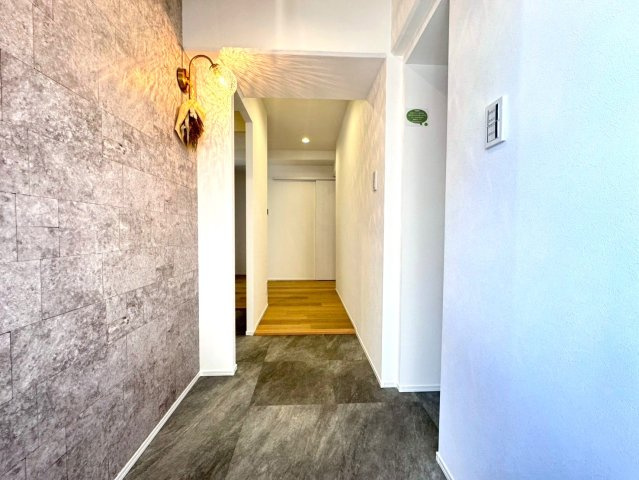 ◆令和７年９月リフォーム完了◆駅徒歩１分の至便地◆ＷＩＣ付き◆グラン・ドムール丹波口の玄関|玄関