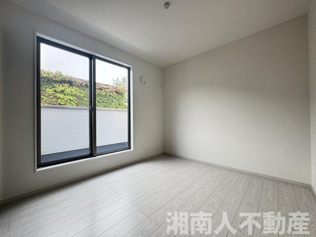 鎌倉市今泉台５丁目１１１１－１３８新築戸建ての洋室|広々とした洋室です