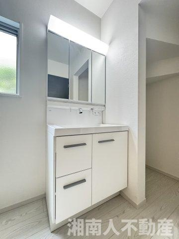 鎌倉市今泉台５丁目１１１１－１３８新築戸建ての独立洗面台|使いやすい独立洗面台です