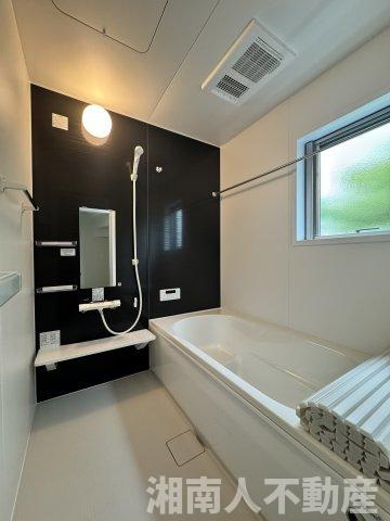 鎌倉市今泉台５丁目１１１１－１３８新築戸建ての浴室|落ち着いた空間のお風呂です