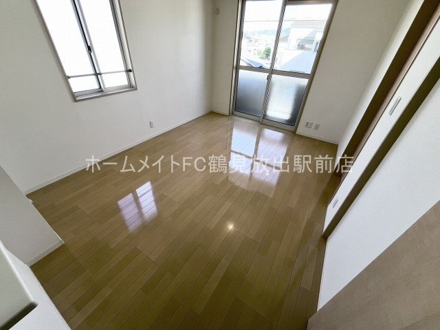 東大阪市稲田本町１丁目のアパートの居間・リビング