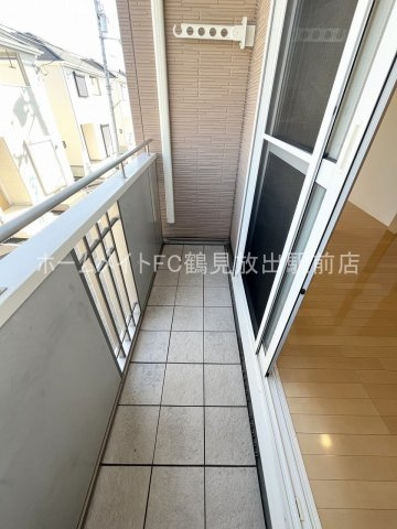 東大阪市稲田本町１丁目のアパートのバルコニー