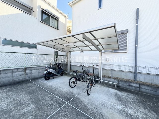 東大阪市稲田本町１丁目のアパートの駐車場
