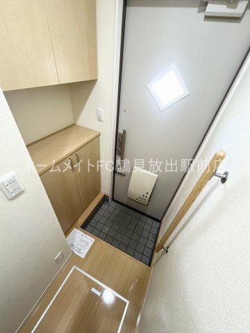 東大阪市稲田本町１丁目のアパートの玄関