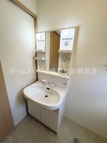 東大阪市稲田本町１丁目のアパートの独立洗面台