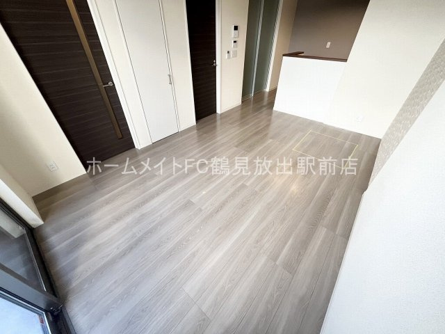 大阪市鶴見区放出東２丁目のアパートの居間・リビング