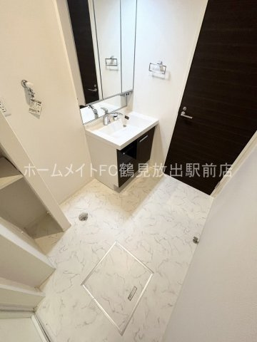 大阪市鶴見区放出東２丁目のアパートの洗面所