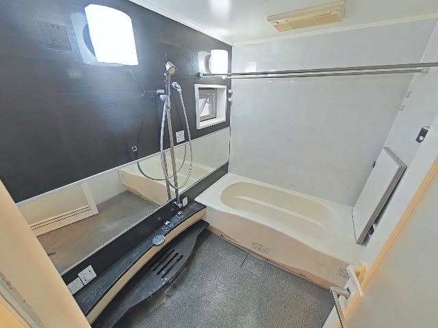 ローレルコート新千里東町あかしやの丘Ⅰ番館の浴室