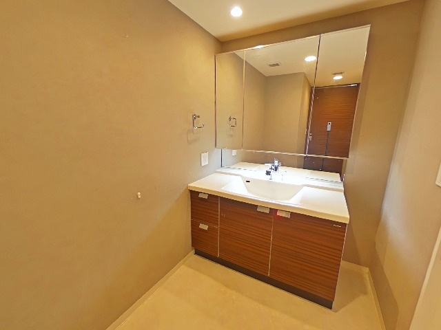 ローレルコート新千里東町あかしやの丘Ⅰ番館の洗面所