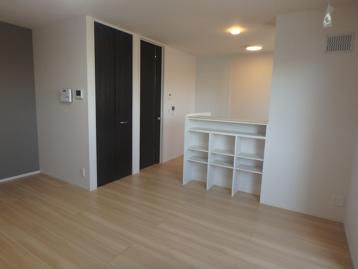 カンパーレ　Sの居間・リビング