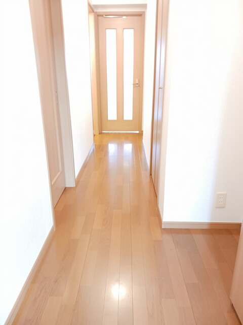 稲城市百村のアパートの玄関