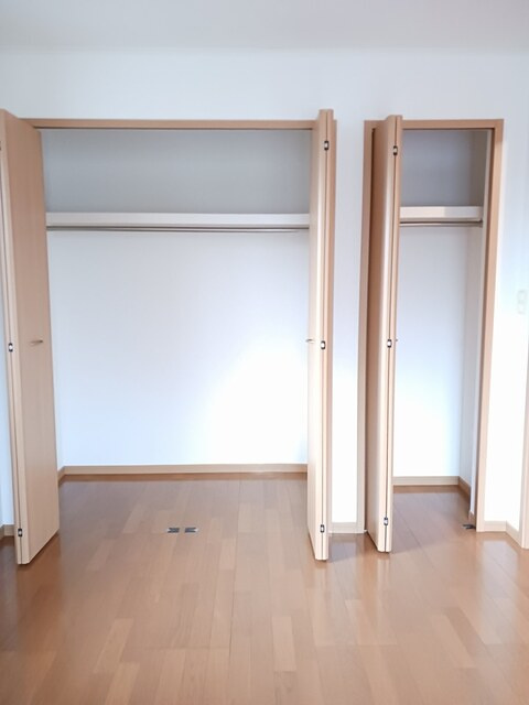 稲城市百村のアパートの収納