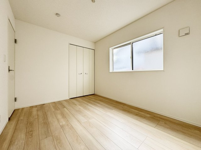 耐震+制震の家 西大島新田：住宅性能取得物件 平屋モデルの洋室|各居室に収納を備えました