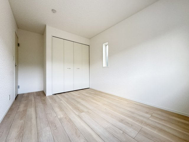 耐震+制震の家 西大島新田：住宅性能取得物件 平屋モデルの洋室|各居室に収納を備えました