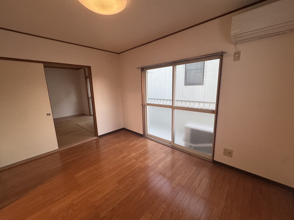 ドミール保呂の洋室