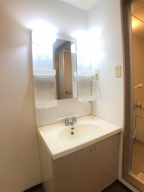 サンプレイスＰａｒｔ２の独立洗面台|洗面所