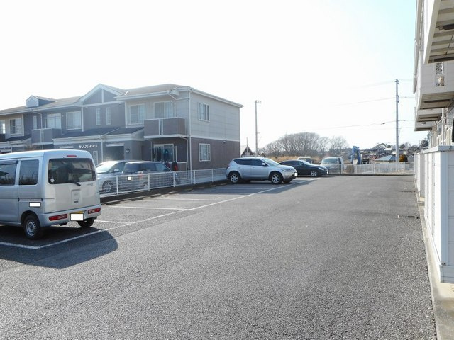 サンプレイスＰａｒｔ２の駐車場|駐車場