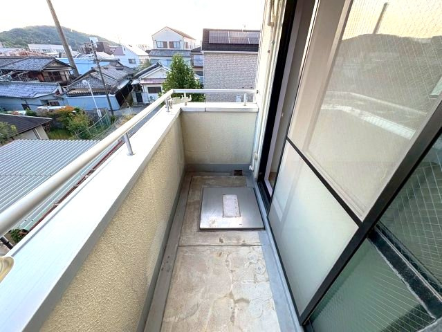 エイチ・ツーオー河内長野のバルコニー