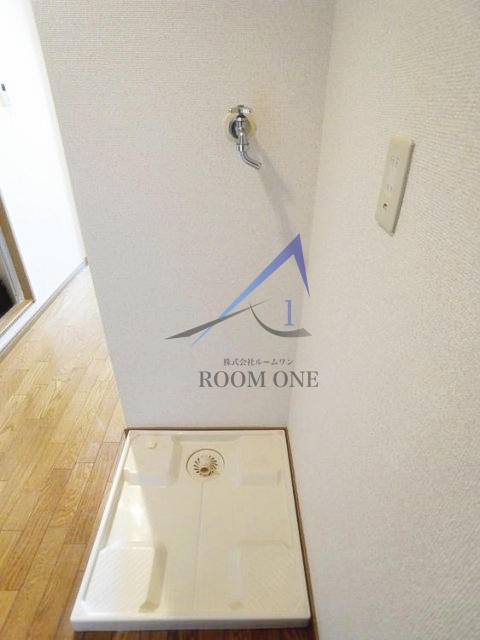 日神パレステージ音羽の設備|洗濯機置き場です。