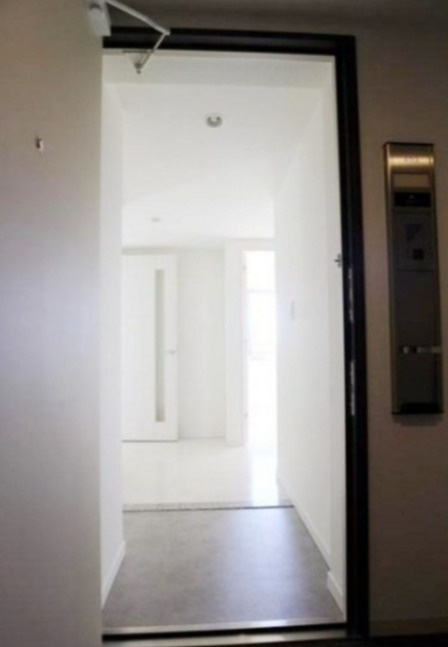 Ciment二子玉川　カウンターキッチン　オートロック　宅配BOXの玄関